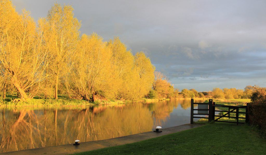 Walking along the thames, Barefoot Campsites, Appleton.